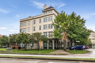 Building Photo - 201 Settlers Trace Blvd