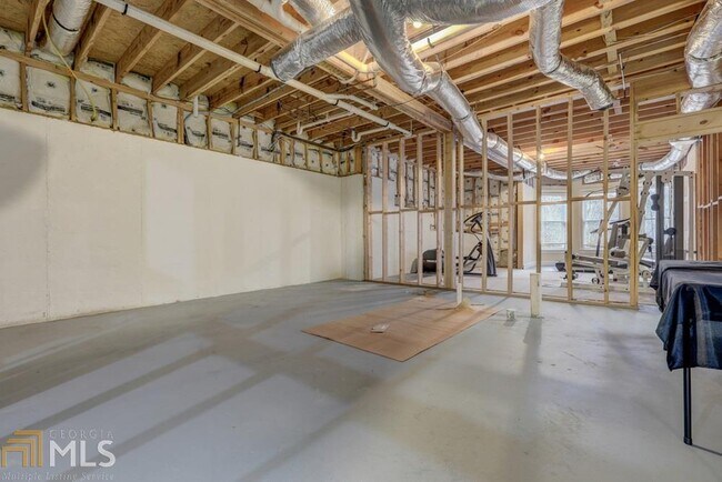 Building Photo - 9585 Stoney Ridge Ln