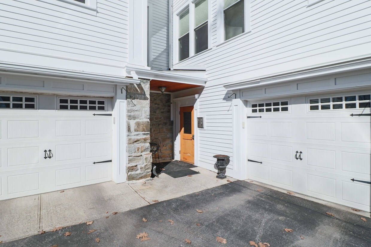 45 Greenfield Ave, Saratoga Springs, NY 12866 Condo for Rent in