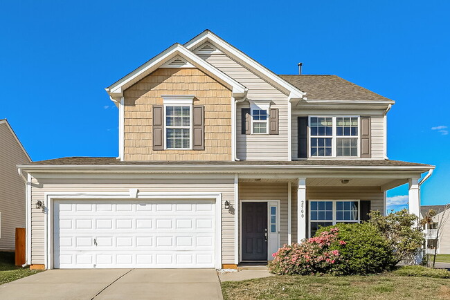 Building Photo - 2900 Village Center Dr