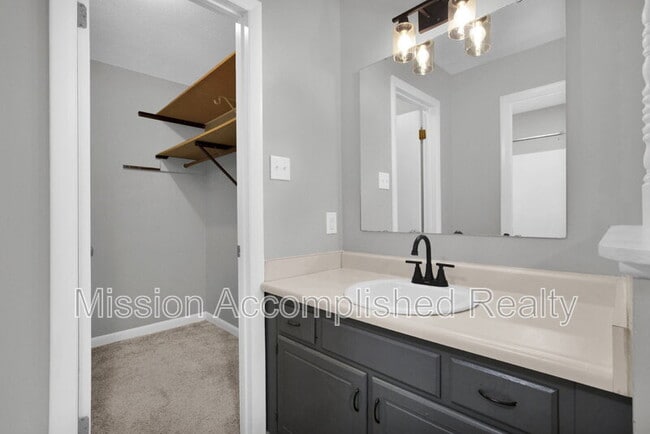 Foto del edificio - 3304 Redfox Rd
