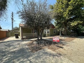 Building Photo - 1085 E Academy Ave