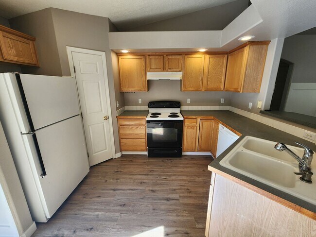 Foto del edificio - Remodeled 3 bedroom