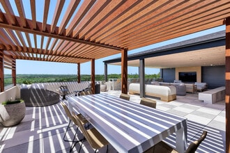 Building Photo - Cadena at the Falls