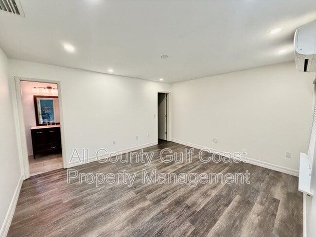 Building Photo - 8035 56th Ct E