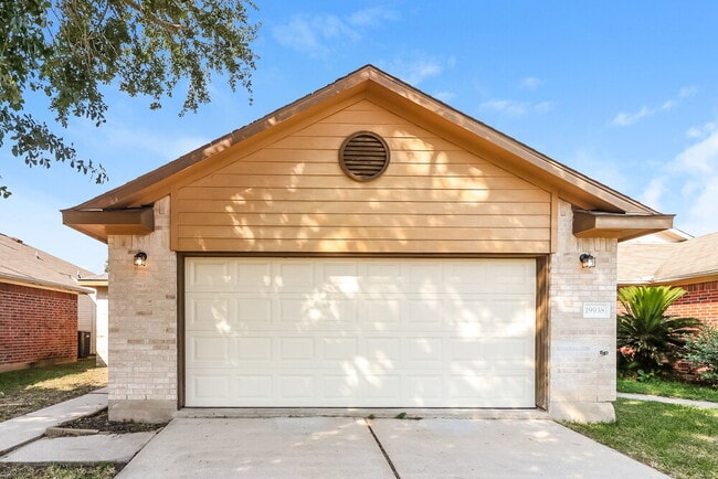 Building Photo - 19938 Sycamore Valley Dr