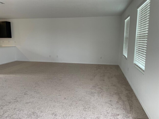 Foto del edificio - 1121 Largemouth Ln