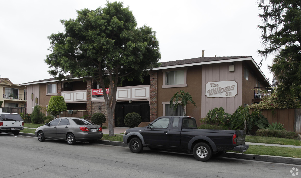 Building Photo - 811 S Webster Ave