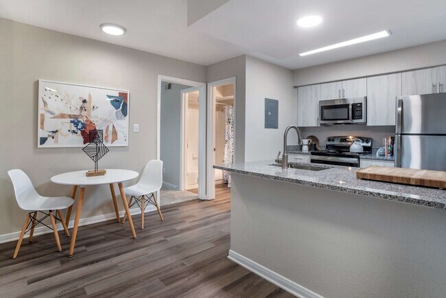 Building Photo - The Landing at Herndon