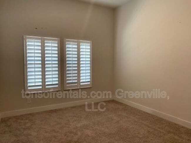 Building Photo - 34 Galley Ln