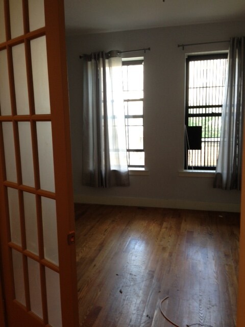 Foto del edificio - 1438 Greene Ave