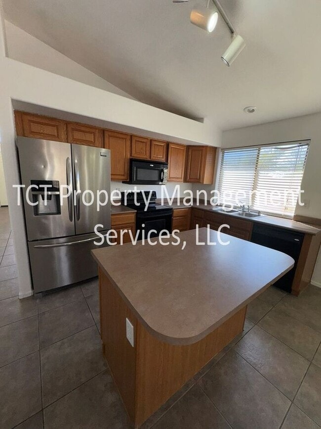 Building Photo - Spacious Move-In Ready Family Home in Mesq...