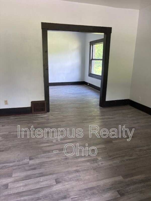 Building Photo - 150 Benita Ave