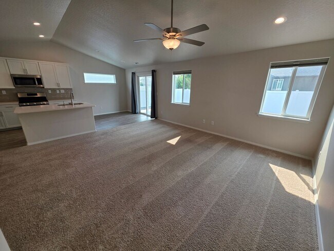 Building Photo - Beautiful home in Airway Heights