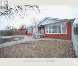 Building Photo - 136 Wye Valley Rd