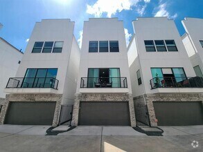 Building Photo - 5709A Larkin St