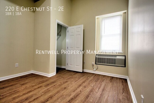 Foto del edificio - 220 E Chestnut St