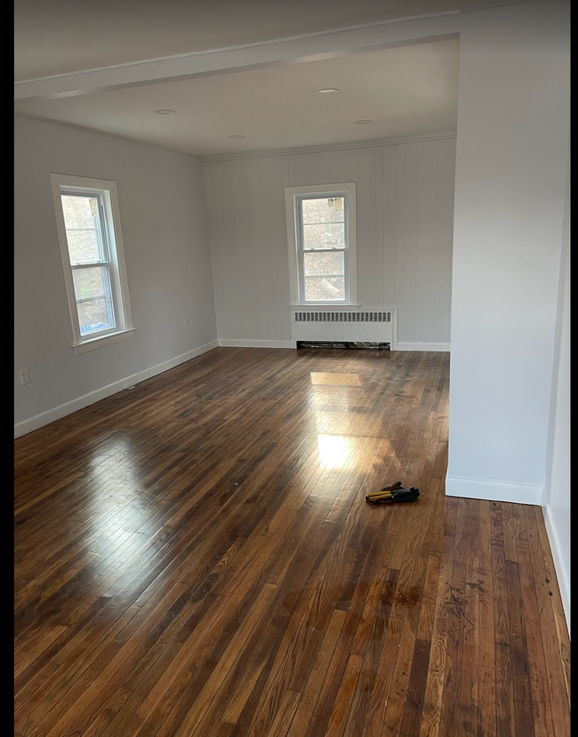 Dining room - 54 N Main St