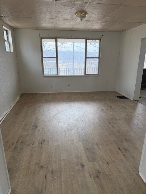 Foto del edificio - 1406 Taylor Ave