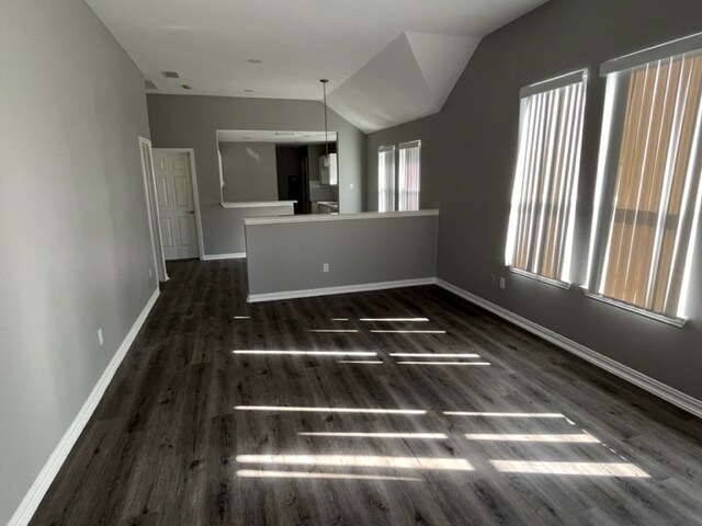 Building Photo - 505 Barnes St