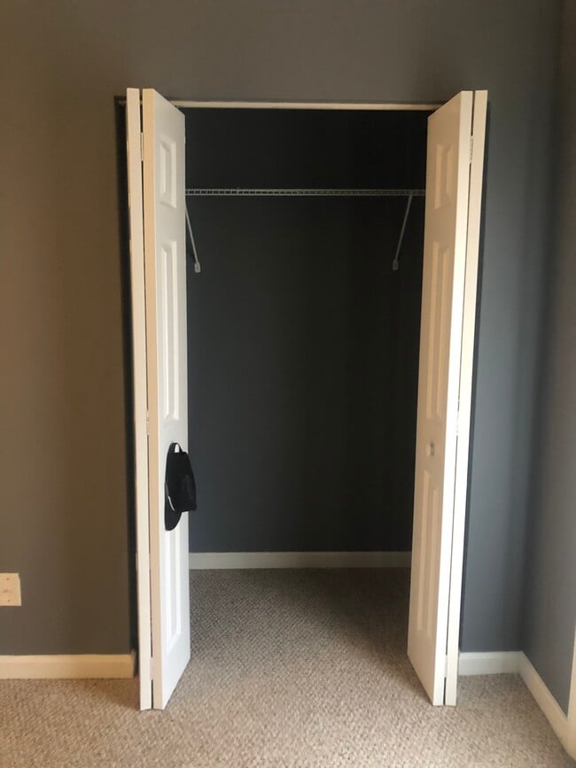 Building Photo - 911 S Charles St