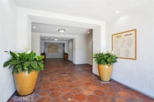 Foto del edificio - 2001 Artesia Blvd