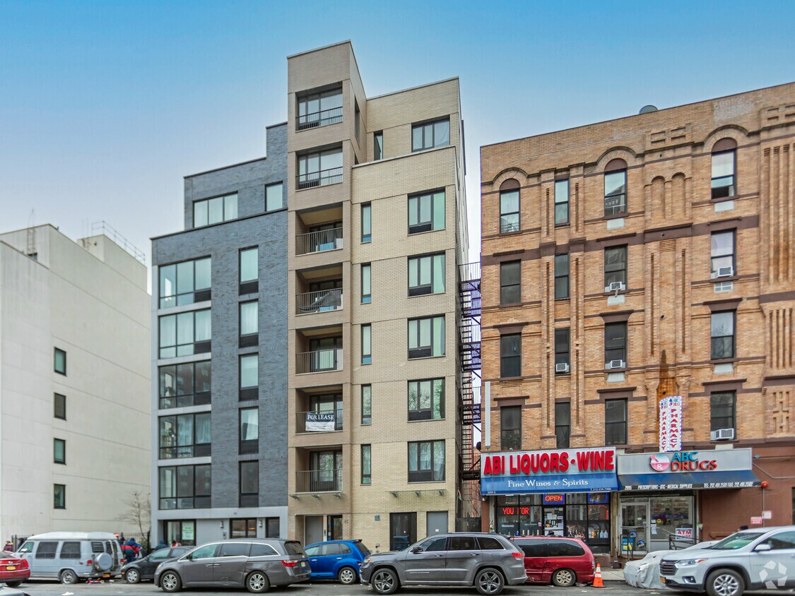 Foto principal - 42 E 132nd St