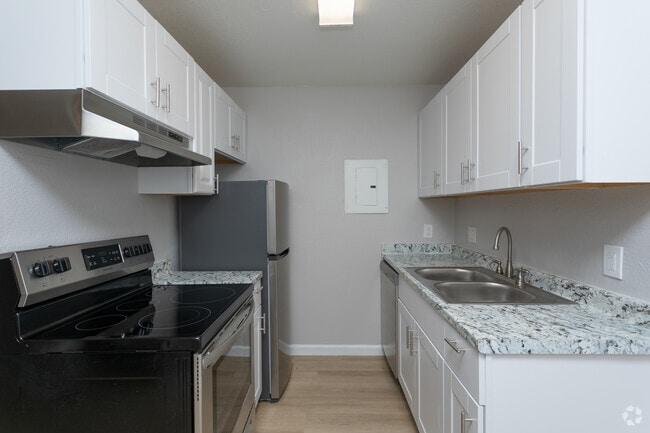 1BR, 1BA - 418 SF - Villas Las Mandarinas Apartments