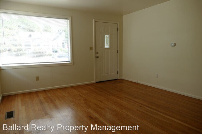 Foto del edificio - 2 br, 1 bath House - 6527 25th Ave NW