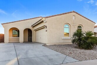Building Photo - 878 W Ayrshire Trail