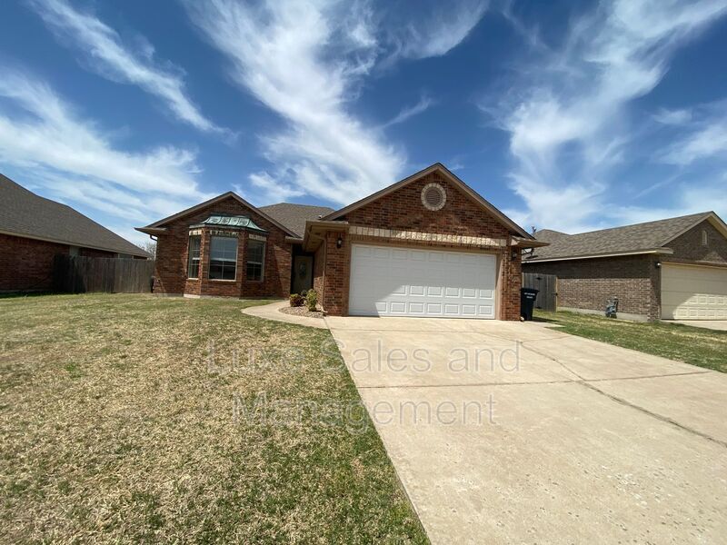 Foto principal - 3901 Notting Hill Dr