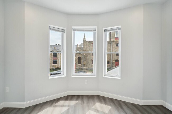 Building Photo - 406 N 52nd St