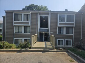 Building Photo - 246 Shoreline Dr