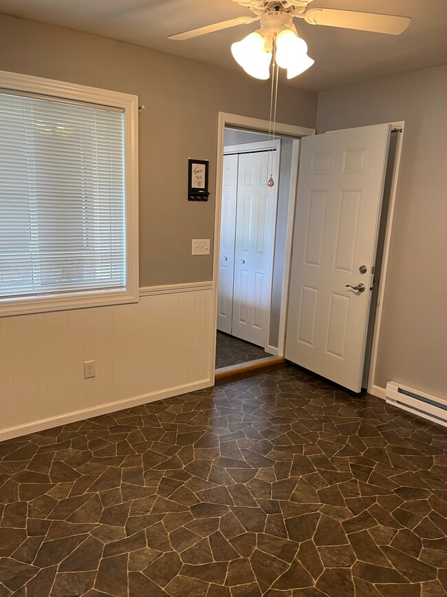 Foto del edificio - 318 Green Meadow Dr