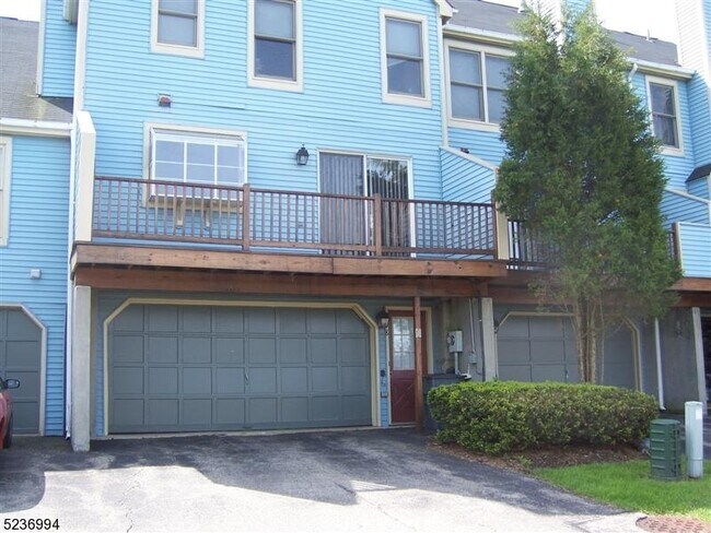 Building Photo - 8 Mourning Dove Ct