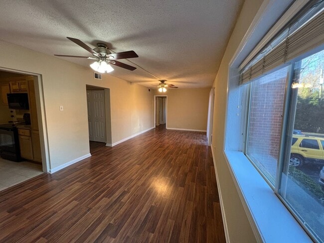 Building Photo - PRE-LEASING FOR AUGUST 9 2026!