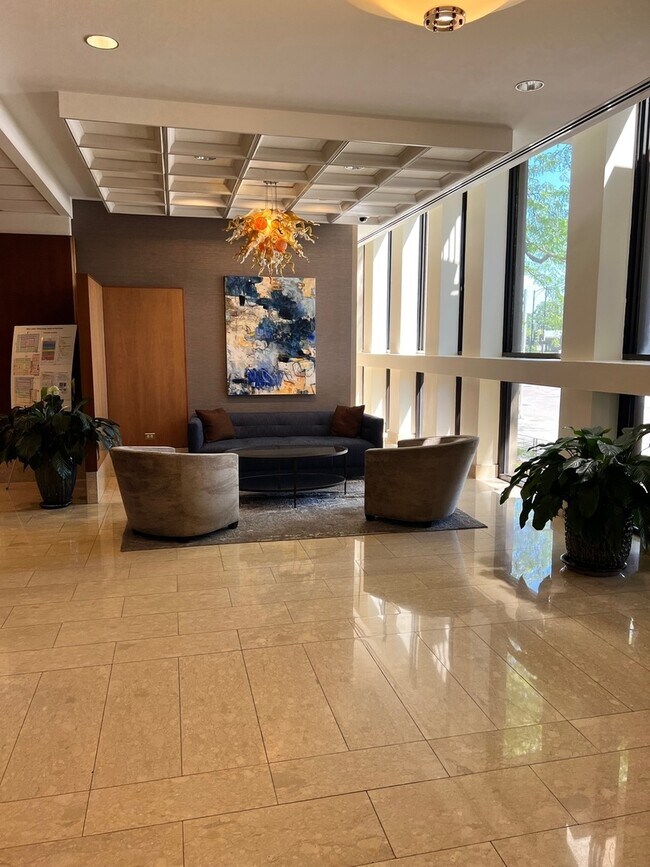 Foto del edificio - 1660 N La Salle Dr