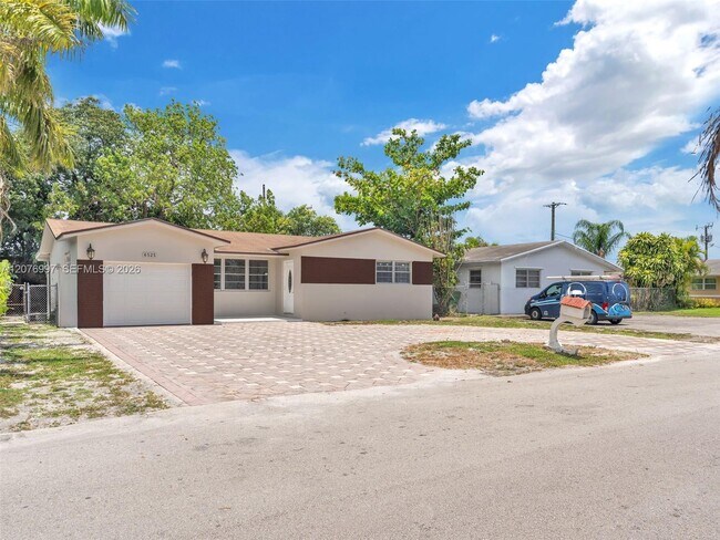 Foto del edificio - 6525 SW 18th St