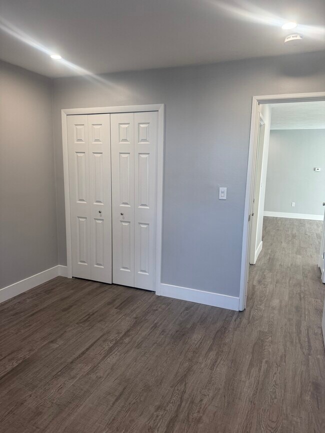 Building Photo - Skyline Terrace Apartments