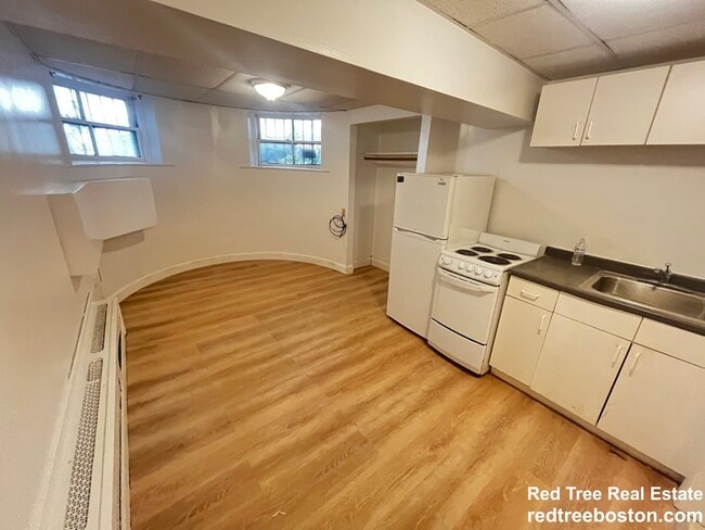 Building Photo - 503 Beacon St