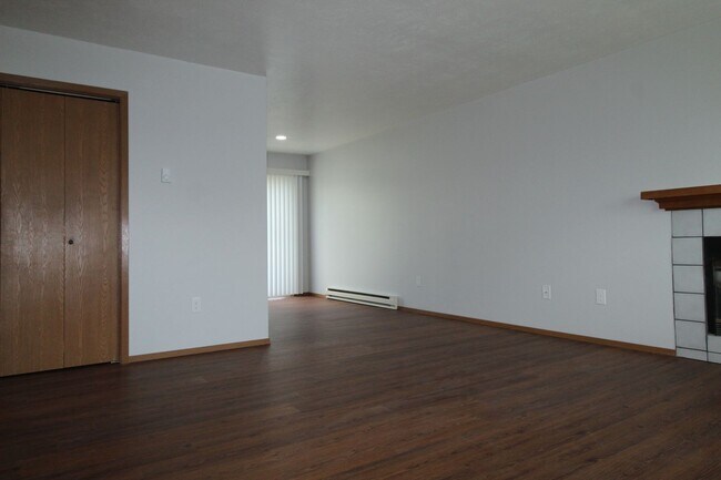 Foto del edificio - 1020 W Lacrosse Ave