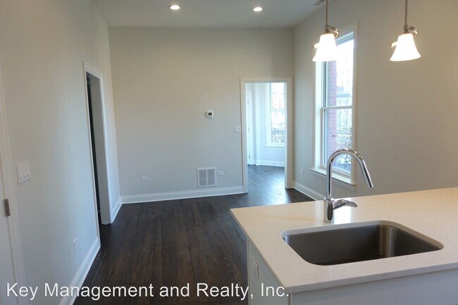 Foto del edificio - 809 N Franklin St