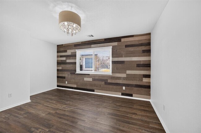 Building Photo - 2802 Turtle River Dr