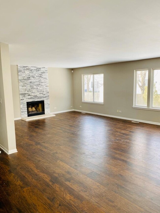 Foto del edificio - 2824 Whitehall Ln