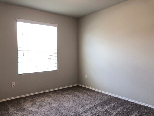 Foto del edificio - 4 Bed 3 Bath located in Summerhill