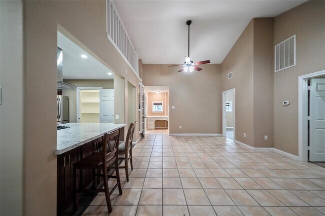 Foto del edificio - 30720 Waller Spring Creek Rd