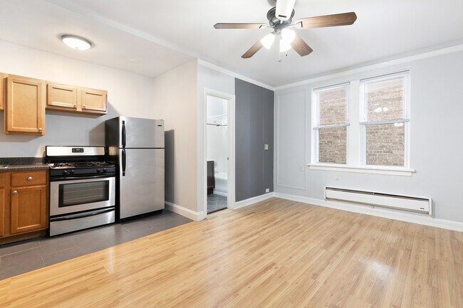 Foto del edificio - 5860 N Kenmore Ave