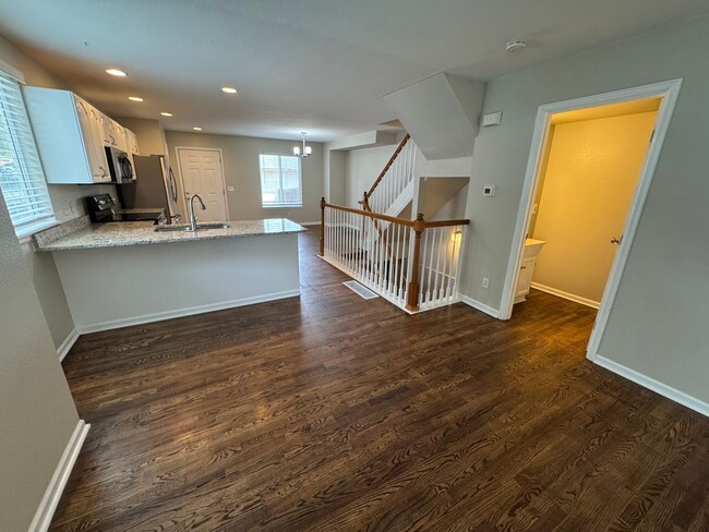 Building Photo - Spacious low maintenance Ruby Hill home