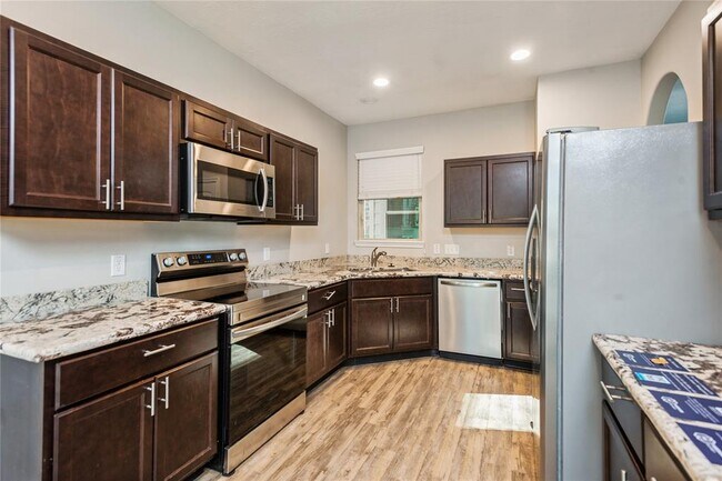 Foto del edificio - 11243 Glenforest Dr