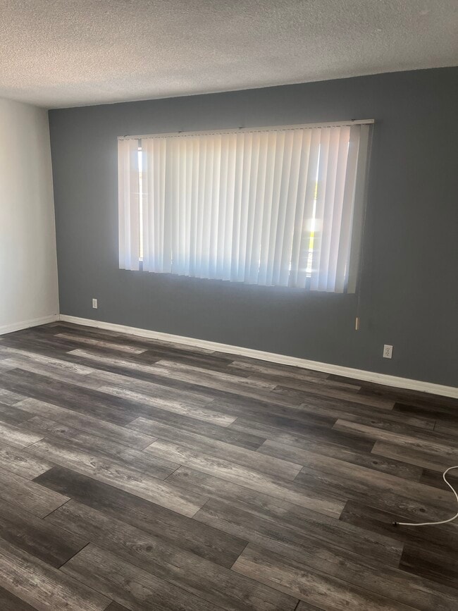 Foto del edificio - 720 E Fairview Blvd